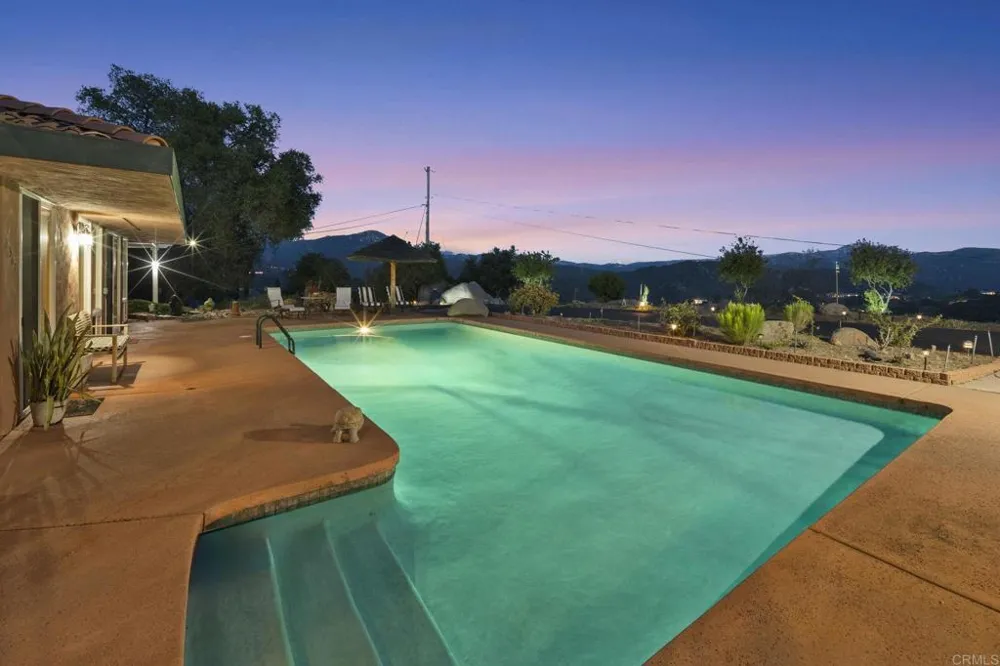 2967 VIA VIEJAS Alpine, CA 91901
