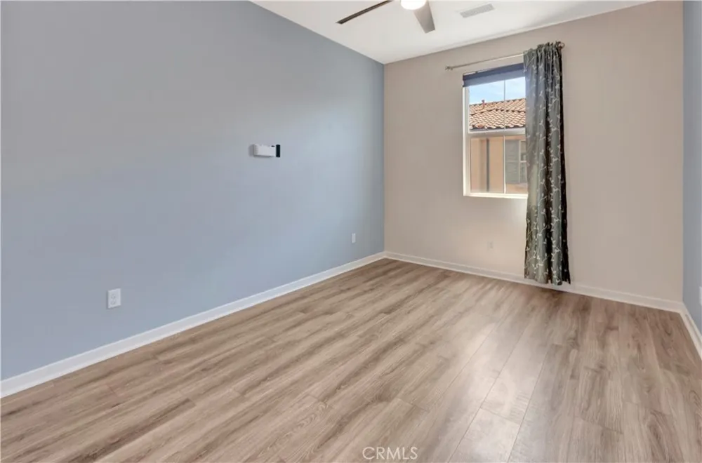 76 Finch Lake Forest, CA 92630