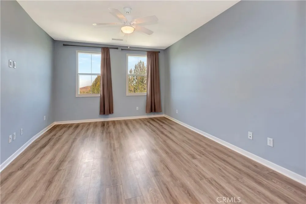 76 Finch Lake Forest, CA 92630