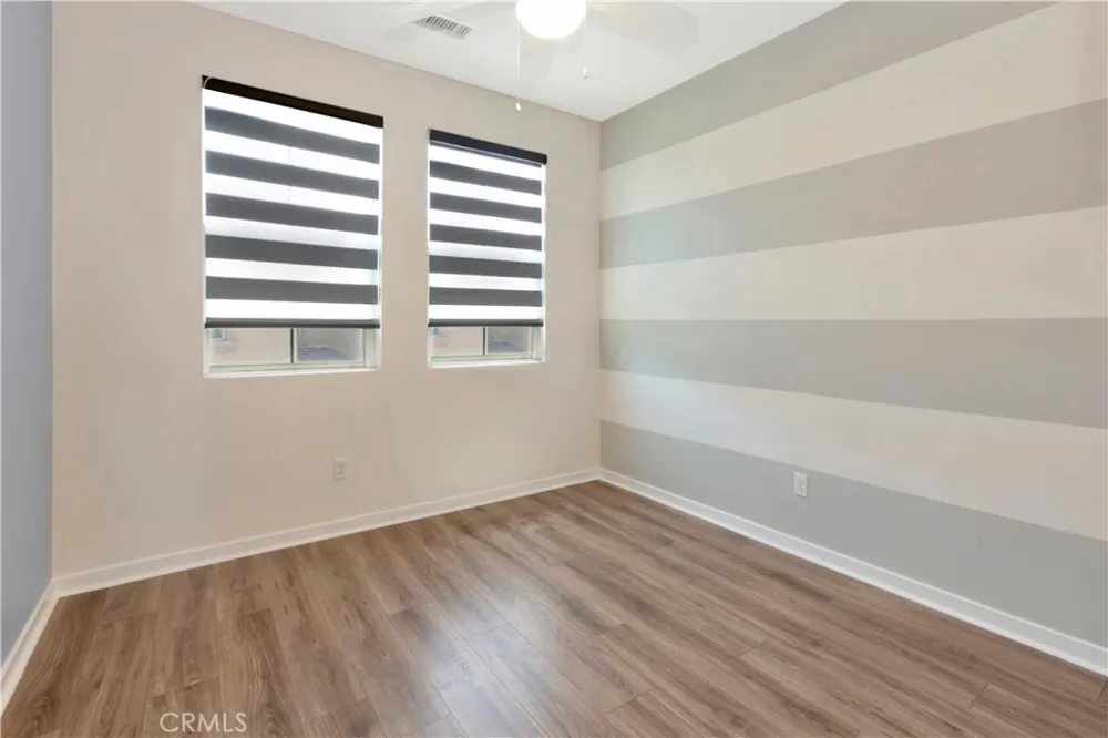 76 Finch Lake Forest, CA 92630