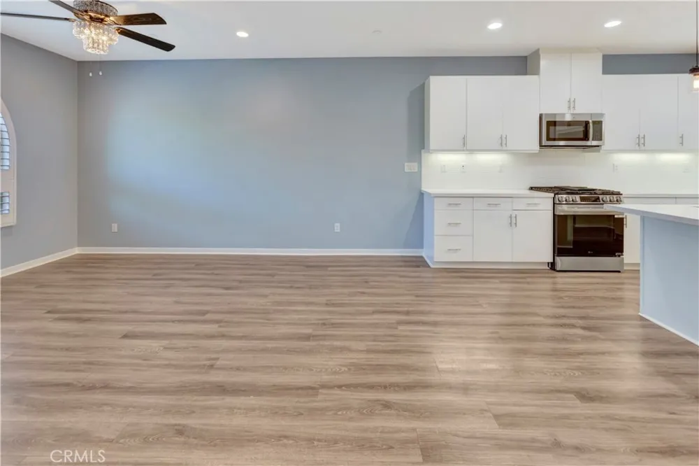 76 Finch Lake Forest, CA 92630