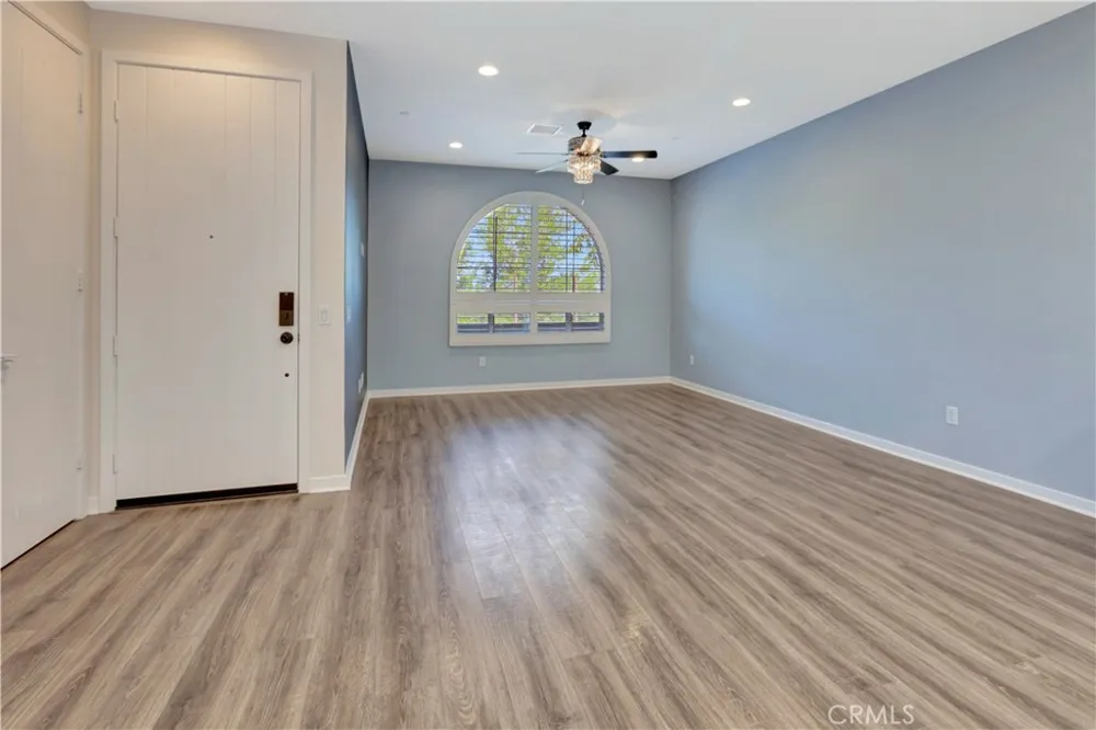 76 Finch Lake Forest, CA 92630