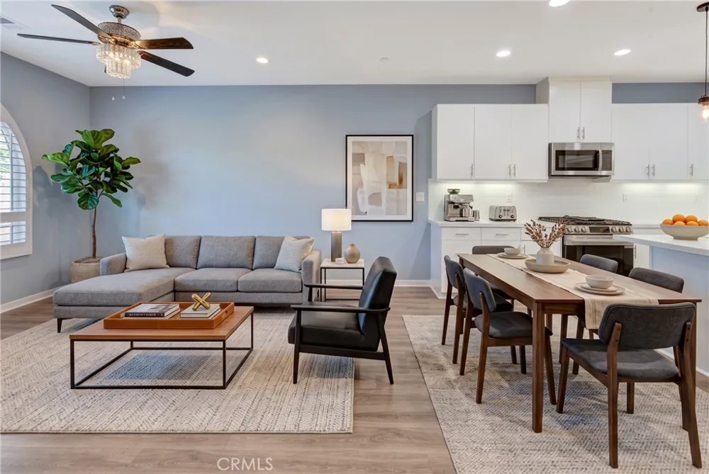 76 Finch Lake Forest, CA 92630