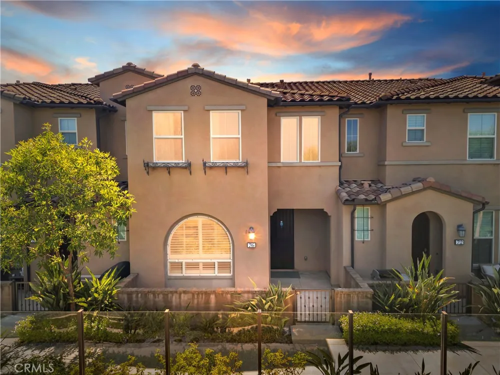 76 Finch Lake Forest, CA 92630
