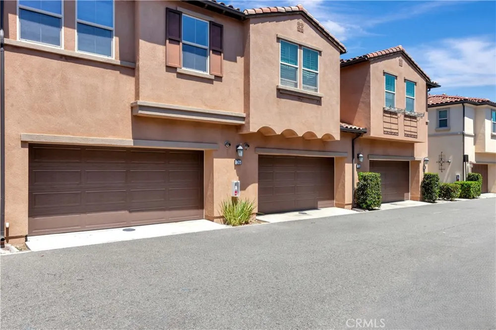 76 Finch Lake Forest, CA 92630