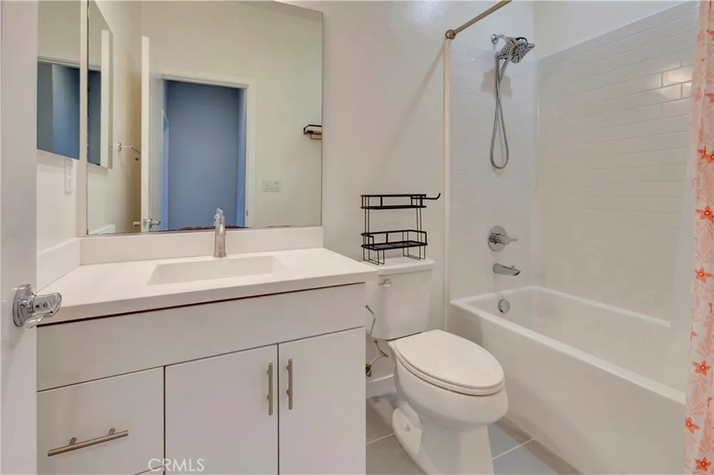 76 Finch Lake Forest, CA 92630