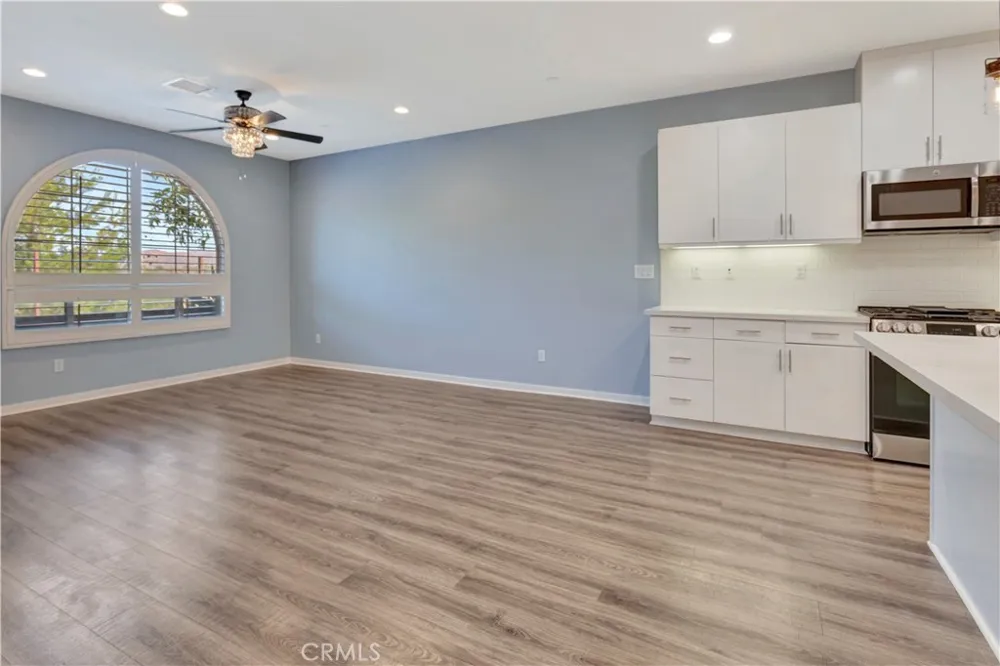 76 Finch Lake Forest, CA 92630