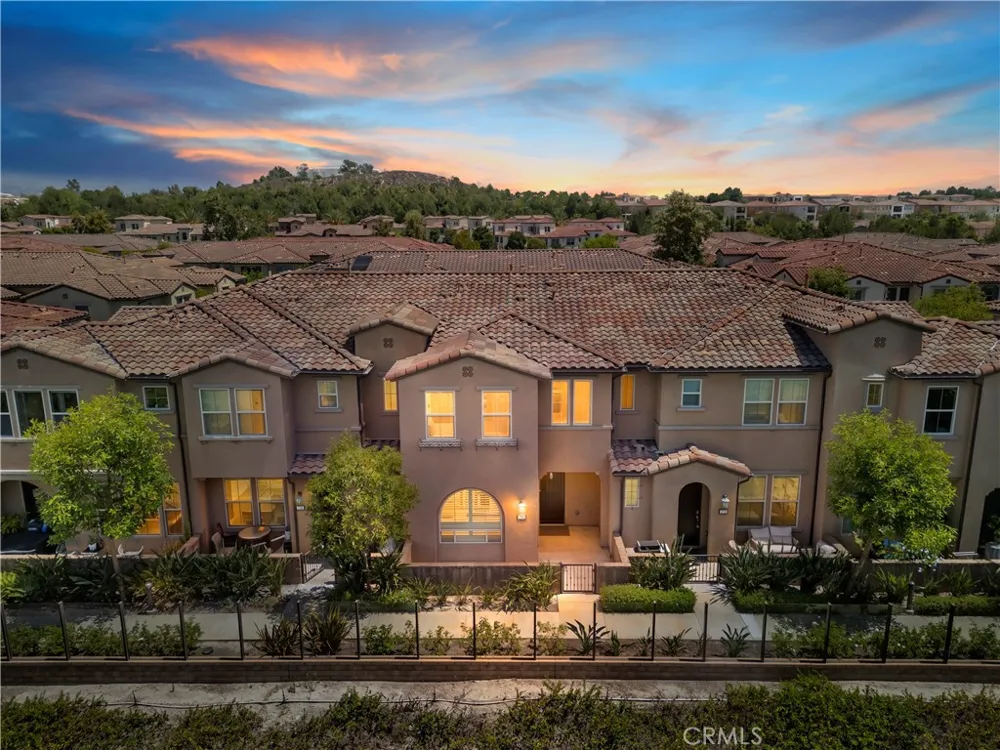 76 Finch Lake Forest, CA 92630
