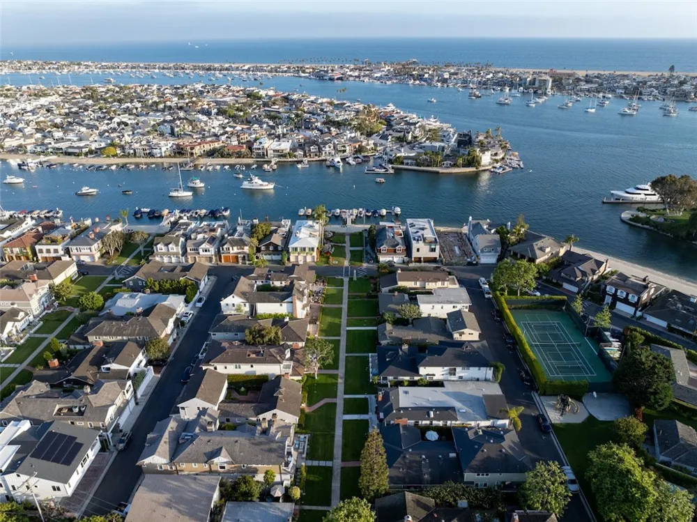 28 Beacon Bay Newport Beach, CA 92660