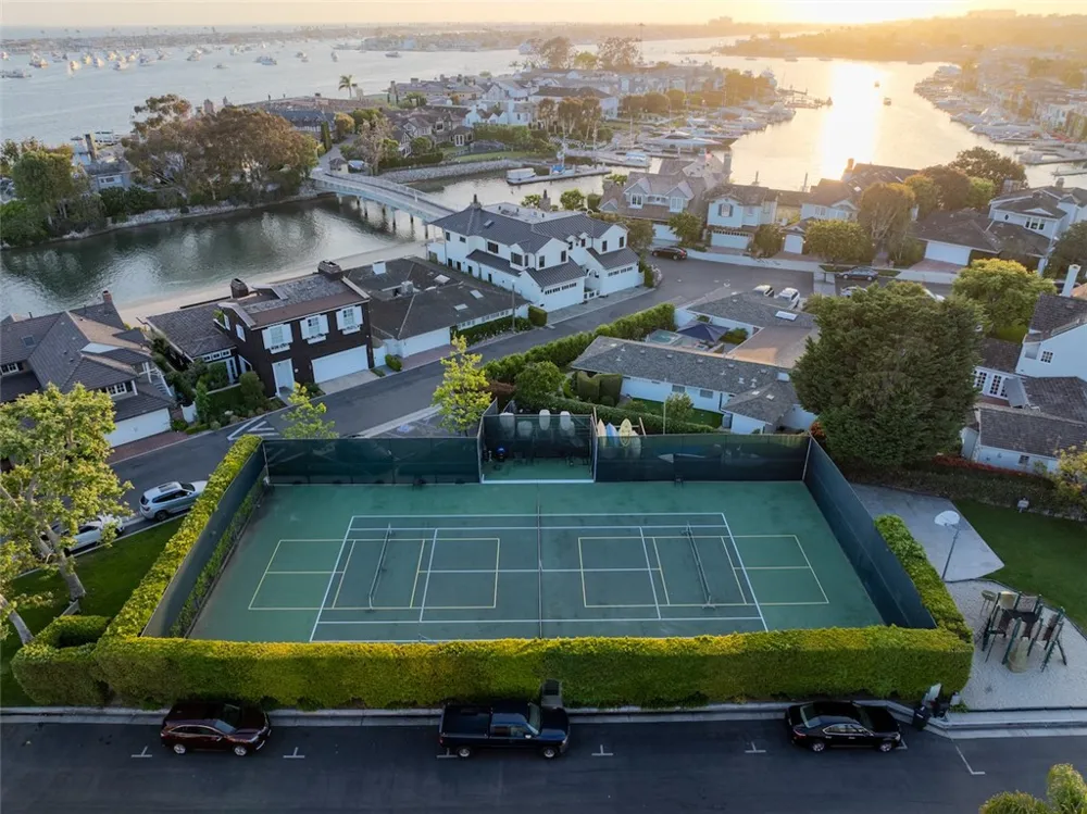 28 Beacon Bay Newport Beach, CA 92660