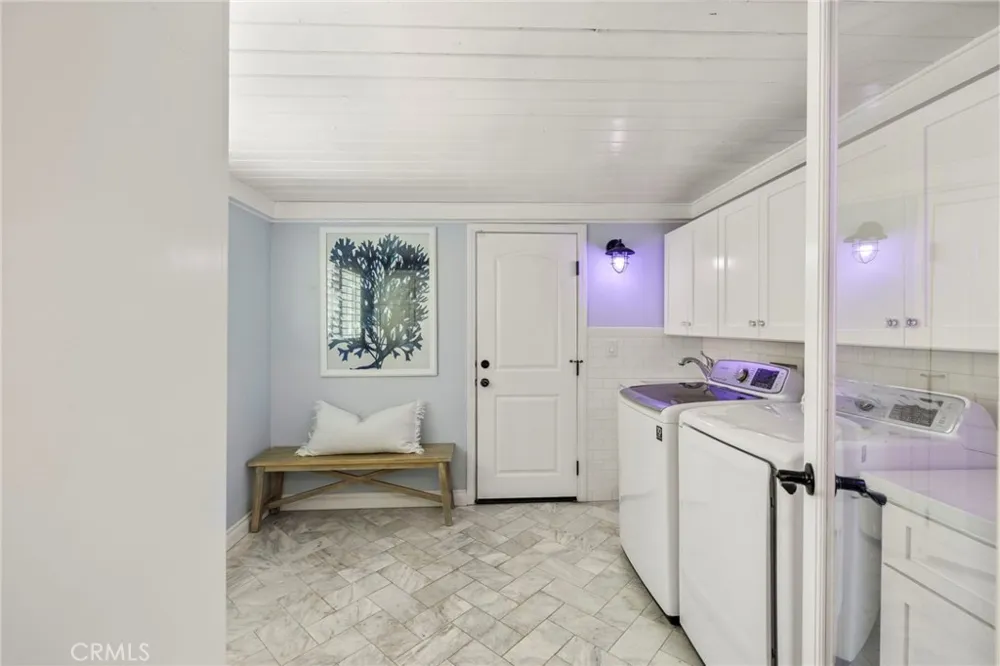 2332 Vista Huerta Newport Beach, CA 92660