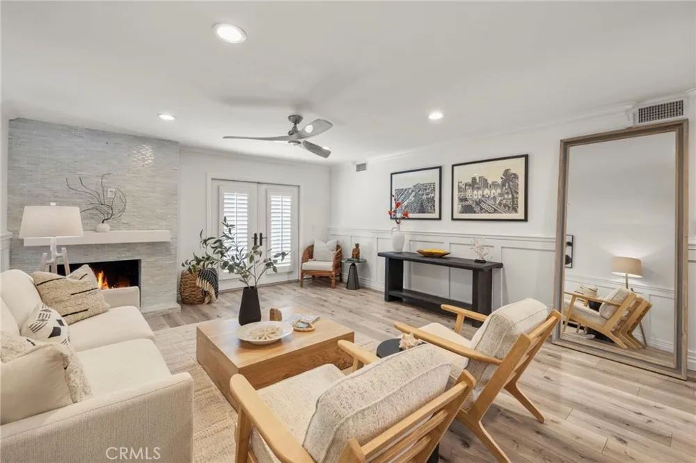 2332 Vista Huerta Newport Beach, CA 92660