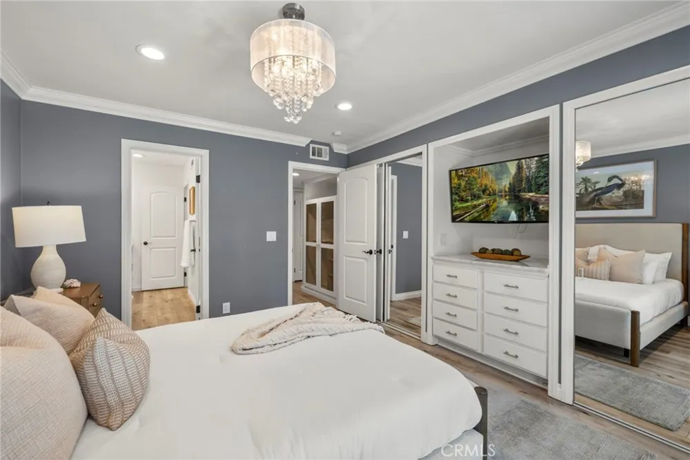 2332 Vista Huerta Newport Beach, CA 92660