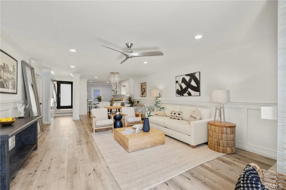 2332 Vista Huerta Newport Beach, CA 92660
