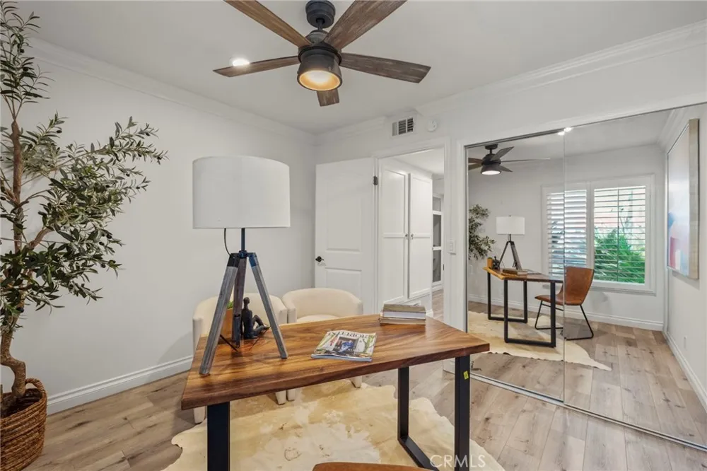 2332 Vista Huerta Newport Beach, CA 92660