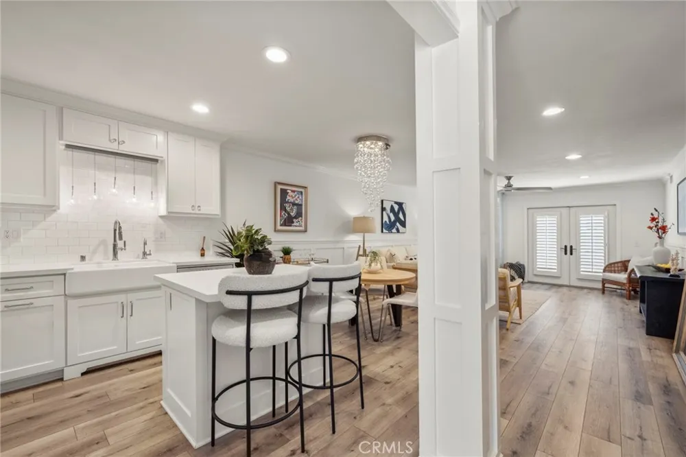2332 Vista Huerta Newport Beach, CA 92660