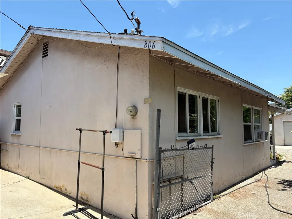 806 S Chapel Alhambra, CA 91801