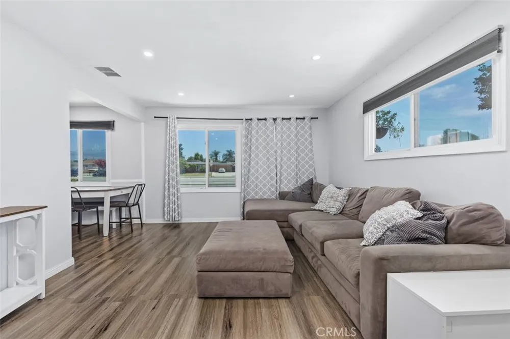 4711 Hollenbeck Covina, CA 91722