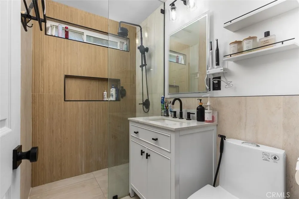 4711 Hollenbeck Covina, CA 91722