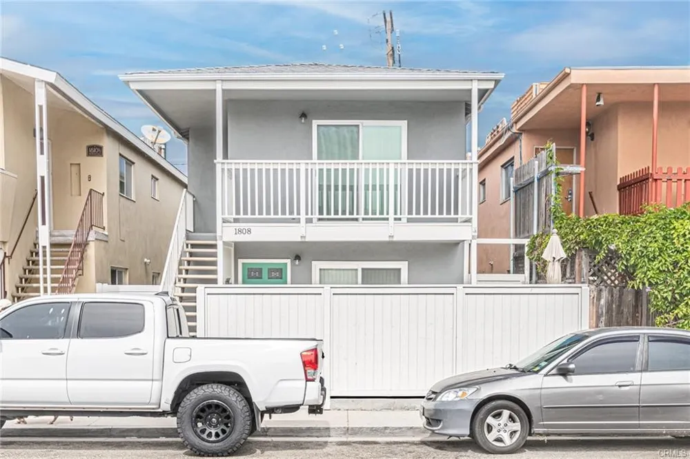 1808 W Balboa #B Newport Beach, CA 92663