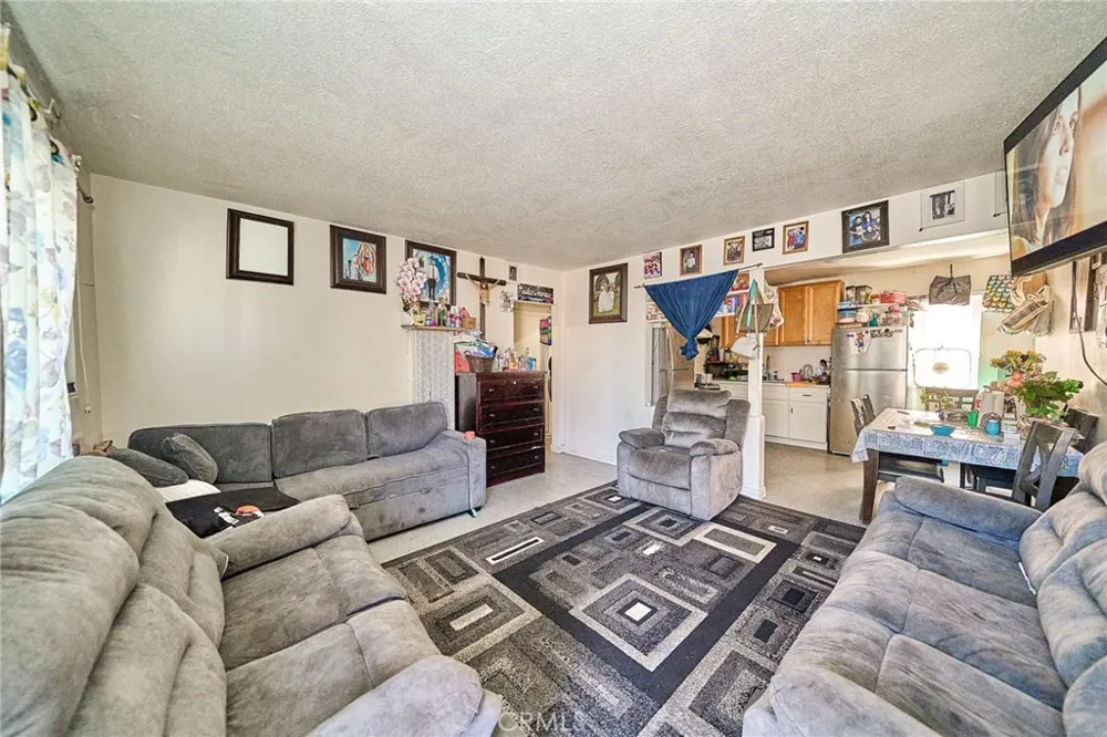 2001 W Myrtle Santa Ana, CA 92703