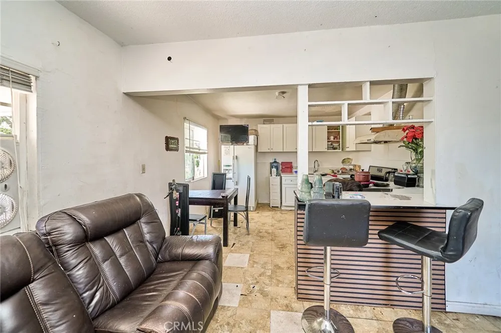 2001 W Myrtle Santa Ana, CA 92703