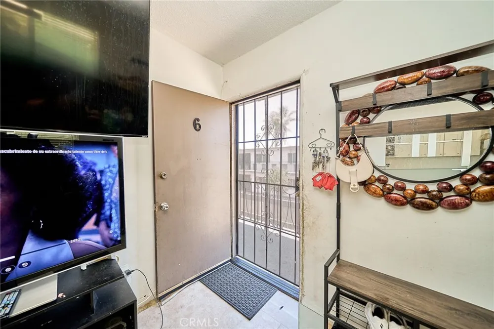2001 W Myrtle Santa Ana, CA 92703