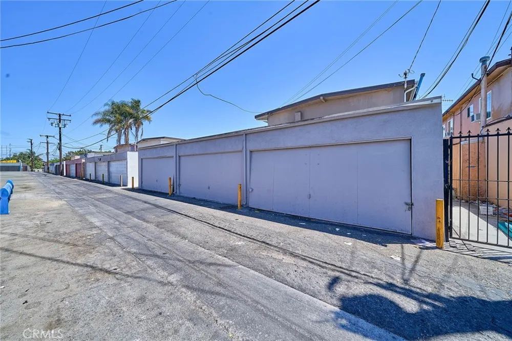 2001 W Myrtle Santa Ana, CA 92703
