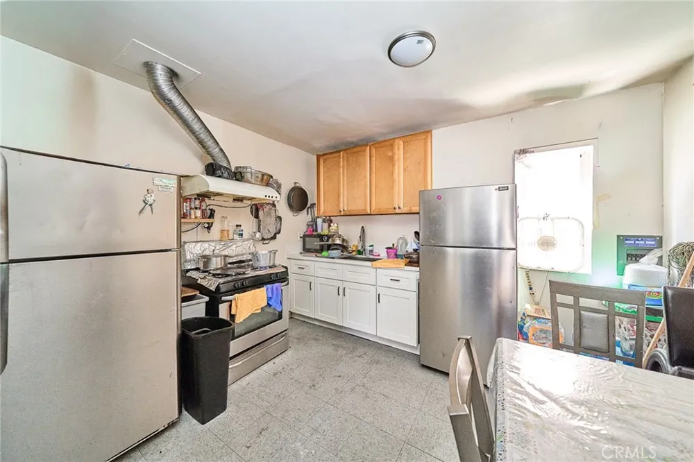 2001 W Myrtle Santa Ana, CA 92703