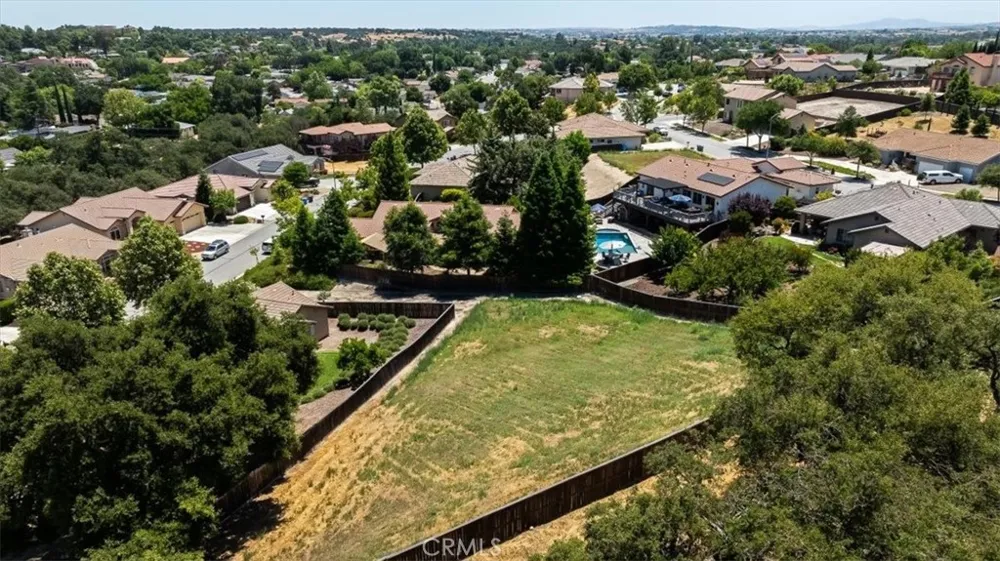 609 Navajo Paso Robles, CA 93446