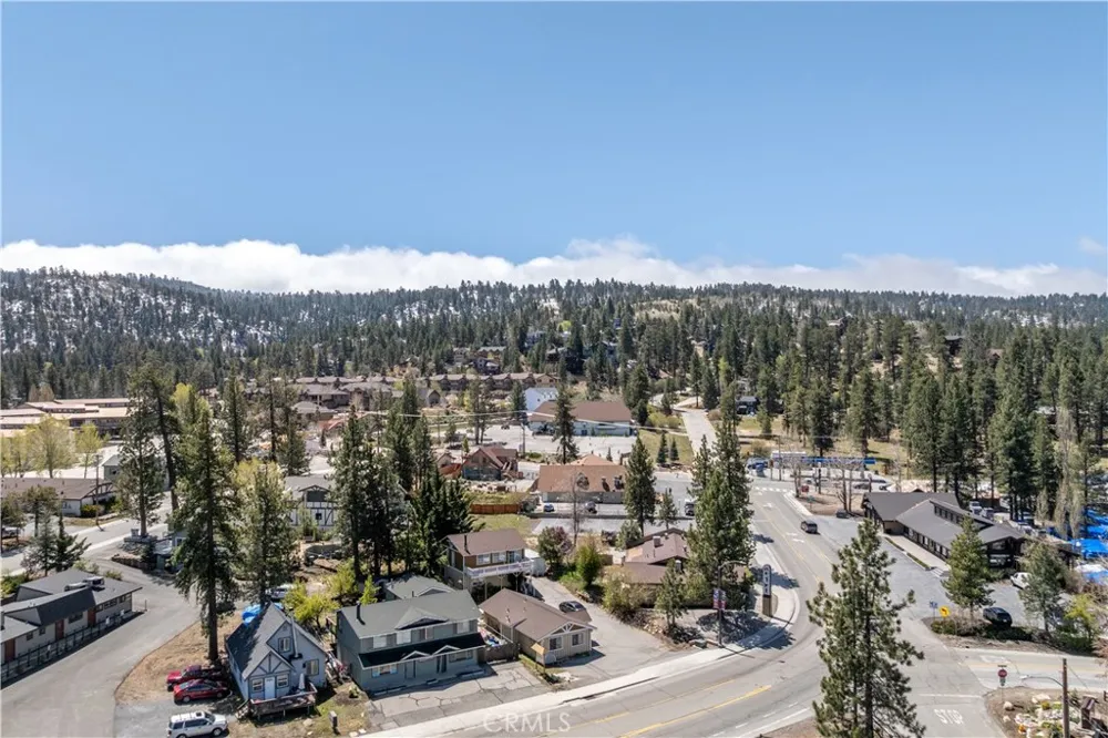 40565 Big Bear Big Bear Lake, CA 92315