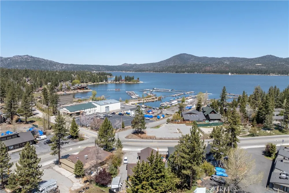 40565 Big Bear Big Bear Lake, CA 92315