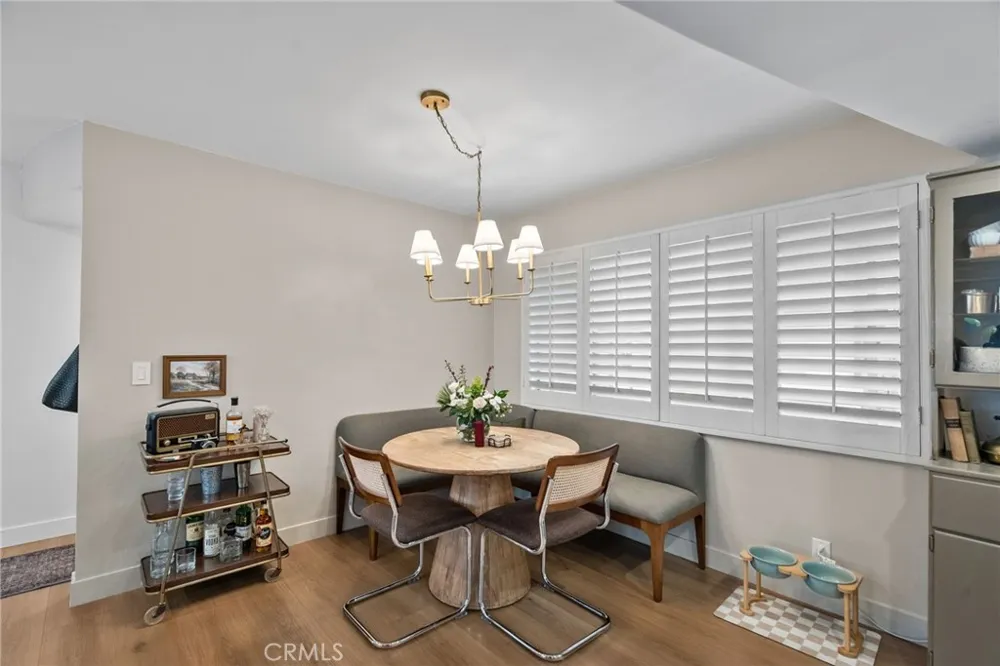 4445 Cartwright Avenue #212 Toluca Lake, CA 91602