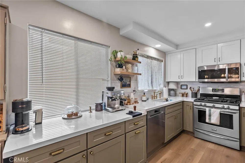 4445 Cartwright Avenue #212 Toluca Lake, CA 91602