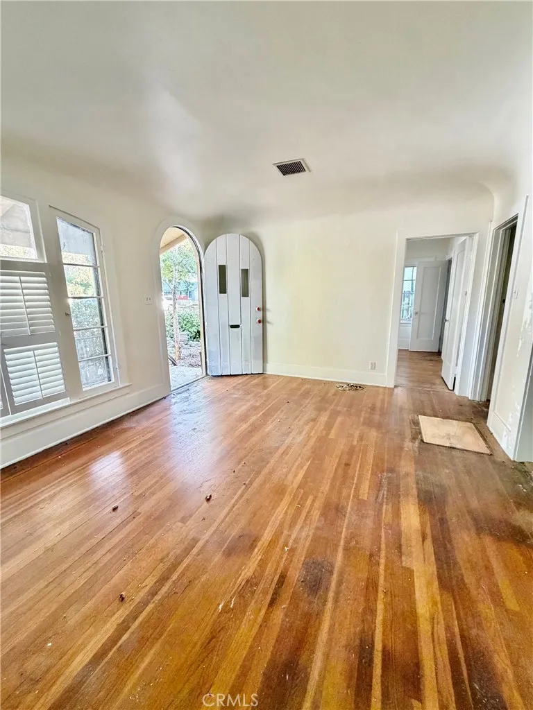 3045 Cedar Riverside, CA 92501