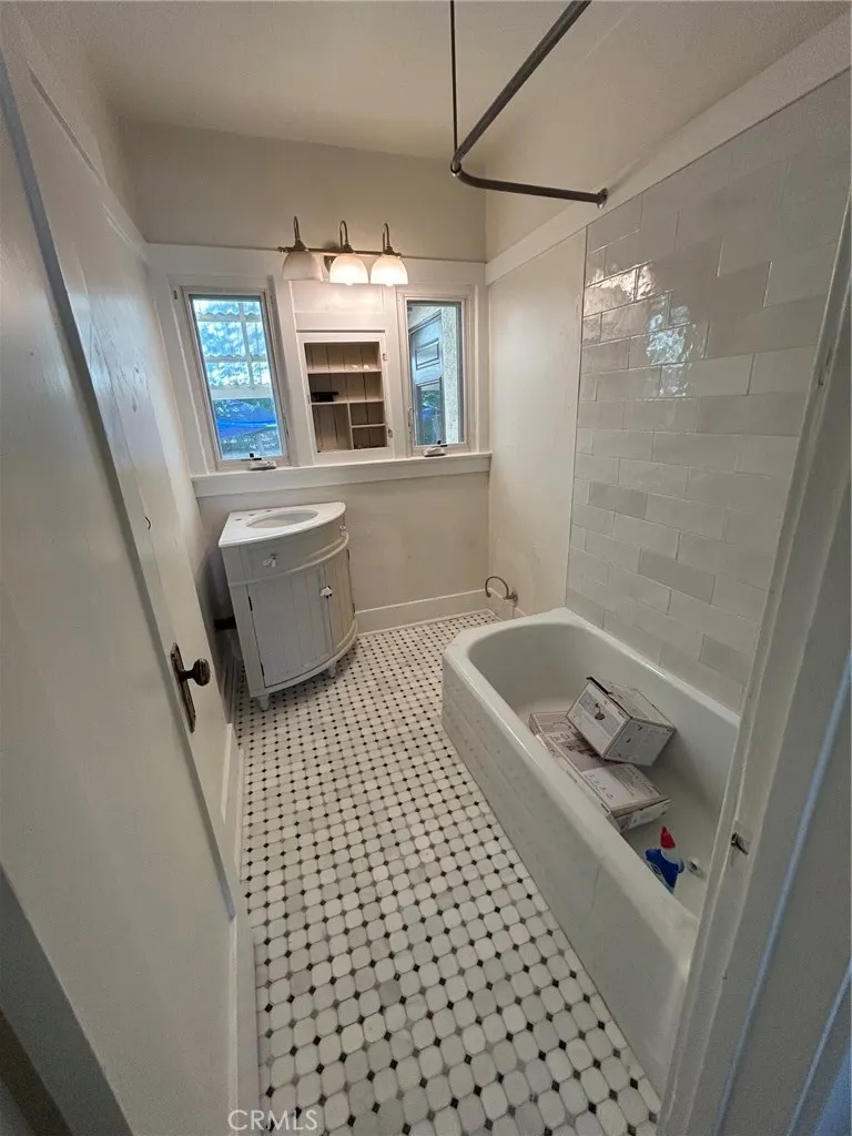 3045 Cedar Riverside, CA 92501
