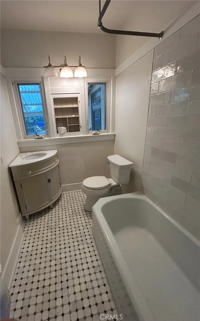 3045 Cedar Riverside, CA 92501