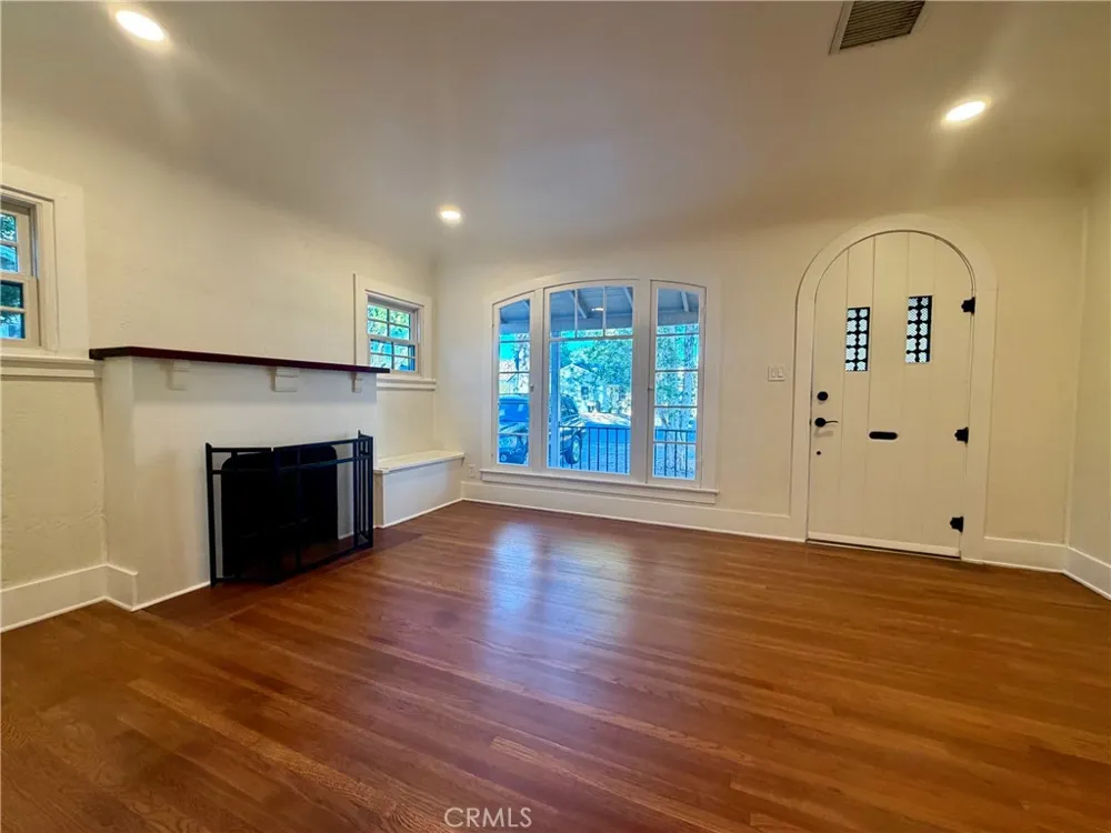 3045 Cedar Riverside, CA 92501
