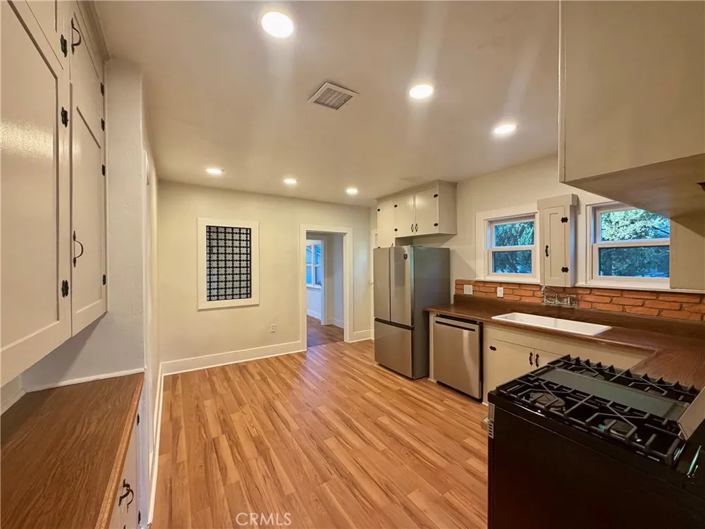 3045 Cedar Riverside, CA 92501
