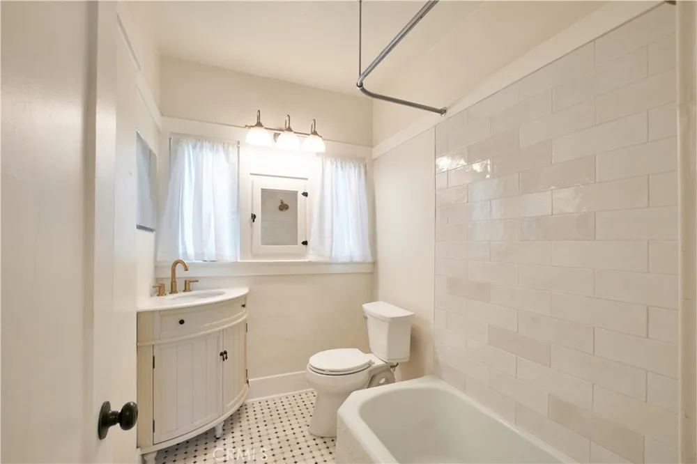 3045 Cedar Riverside, CA 92501