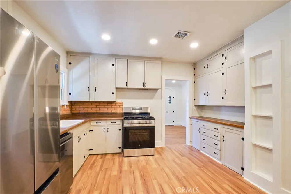 3045 Cedar Riverside, CA 92501