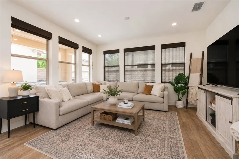 36 Lilac Lake Forest, CA 92630
