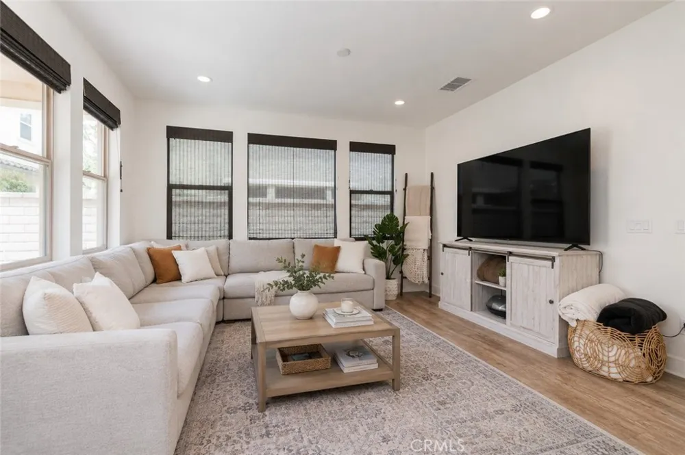 36 Lilac Lake Forest, CA 92630