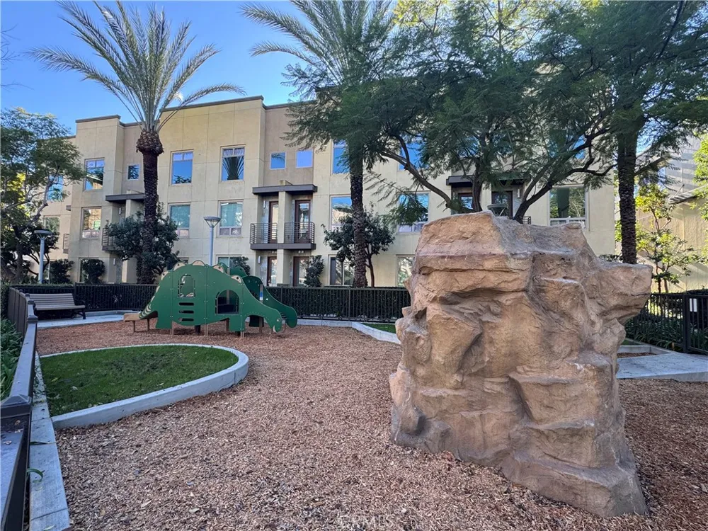 21 Gramercy #218 Irvine, CA 92612