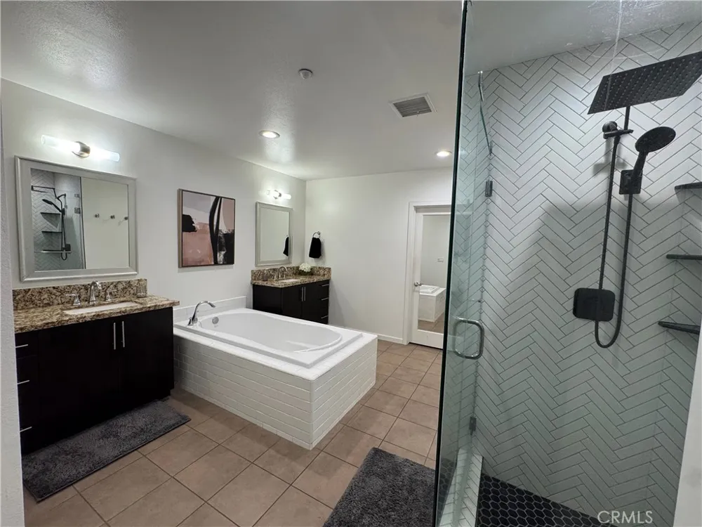 21 Gramercy #218 Irvine, CA 92612