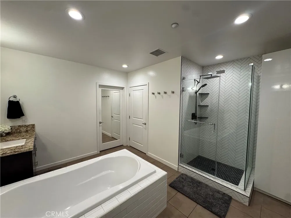 21 Gramercy #218 Irvine, CA 92612