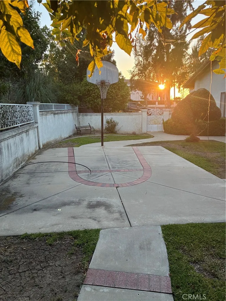 674 Radbury Diamond Bar, CA 91765