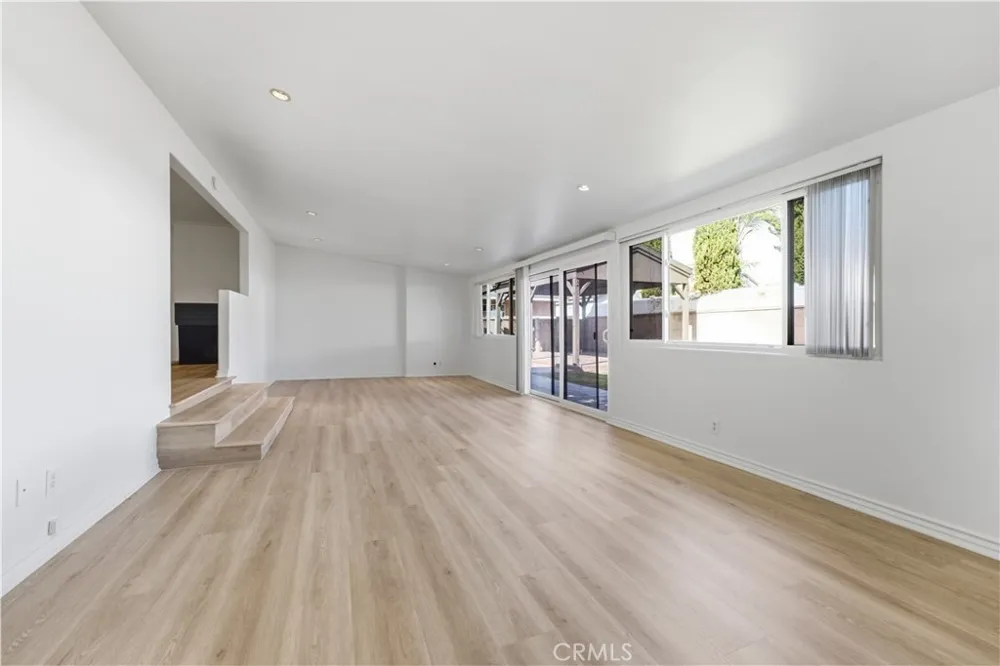 10255 Newville Avenue Downey, CA 90241