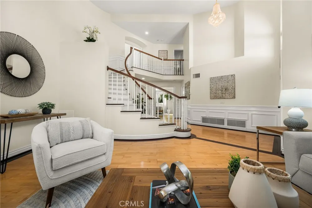 26822 Sommerset Lake Forest, CA 92630