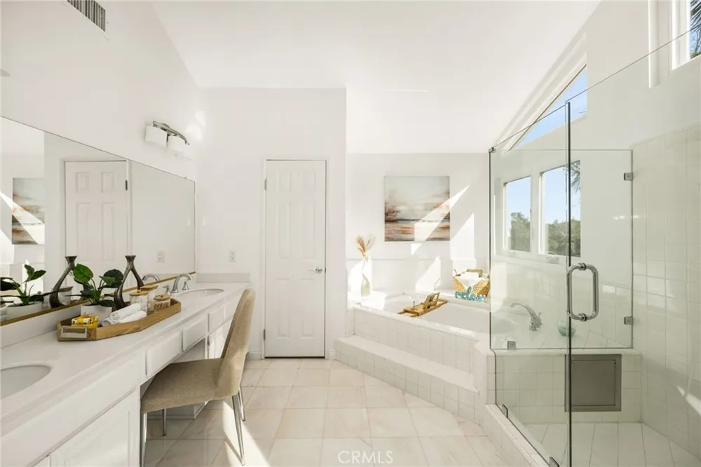 26822 Sommerset Lake Forest, CA 92630